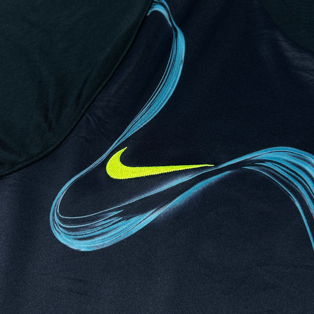 ‘08-‘09 Nike FC Barcelona Graphic Training Shirt - Medium