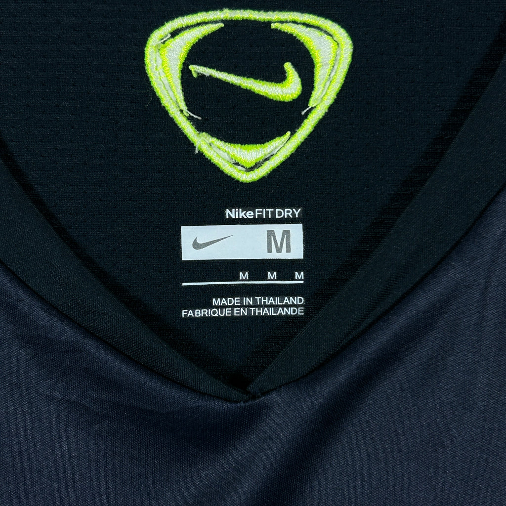 ‘08-‘09 Nike FC Barcelona Graphic Training Shirt - Medium