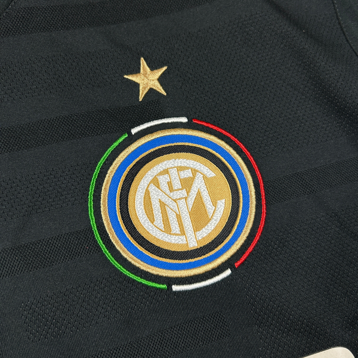‘09-‘10 Nike Inter Milan Pirelli Training Shirt