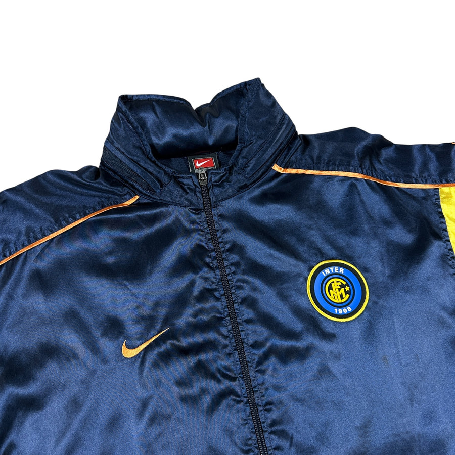 Nike Inter Milan crest and Swoosh detail