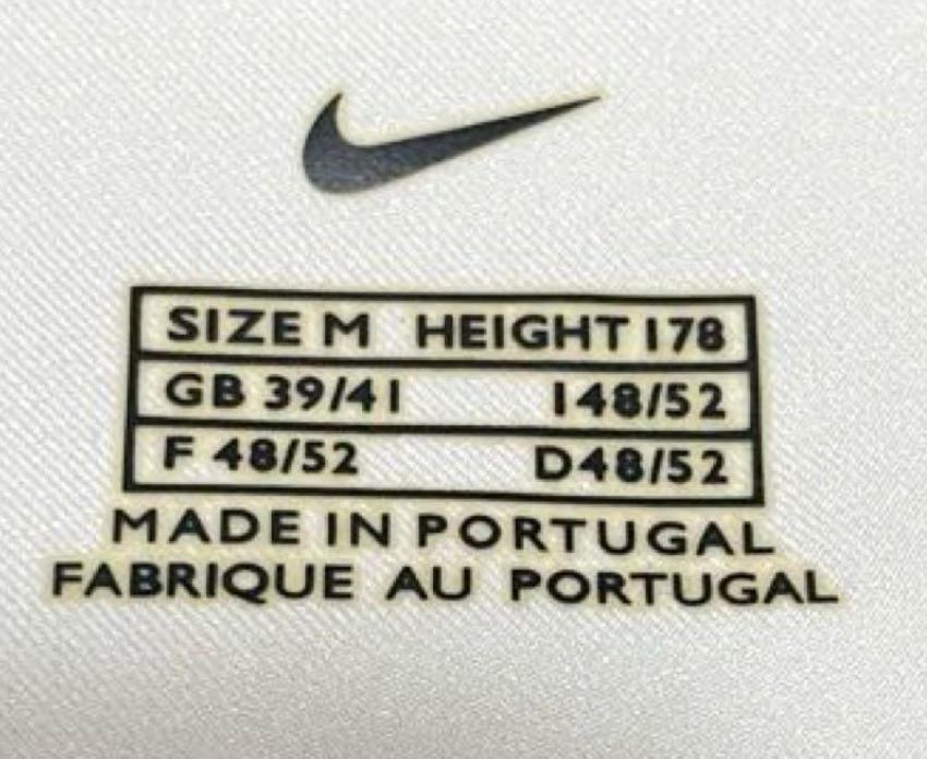 Nike Russia 2002 home shirt size and country label